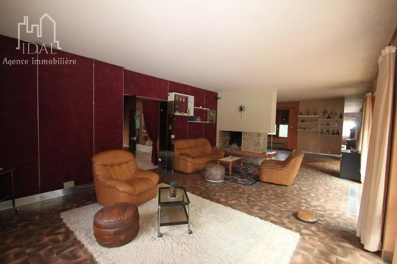 Maison - 272 m² - 11 pièces