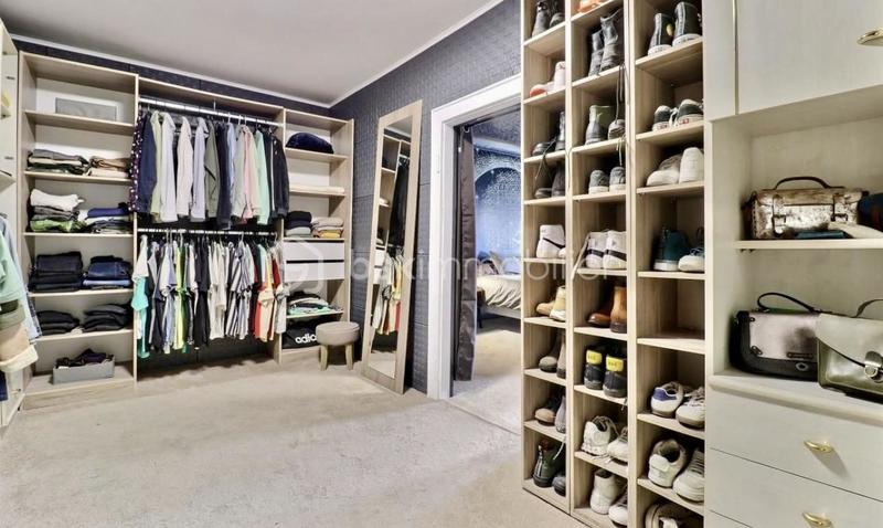 Appartement - 210 m² - 9 pièces