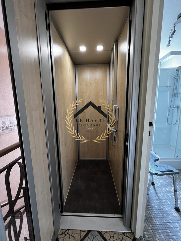 Maison traditionnelle - 110 m² - 7 pièces