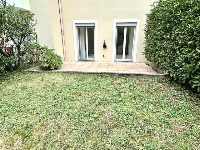 Studio - 30 m² - 1 pièce