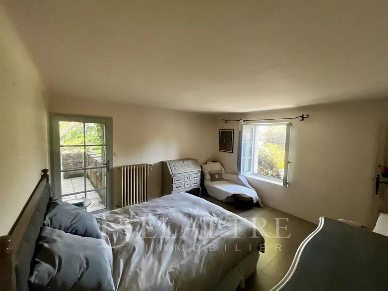 Villa - 263 m² - 9 pièces