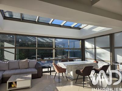 Maison - 235 m² - 7 pièces