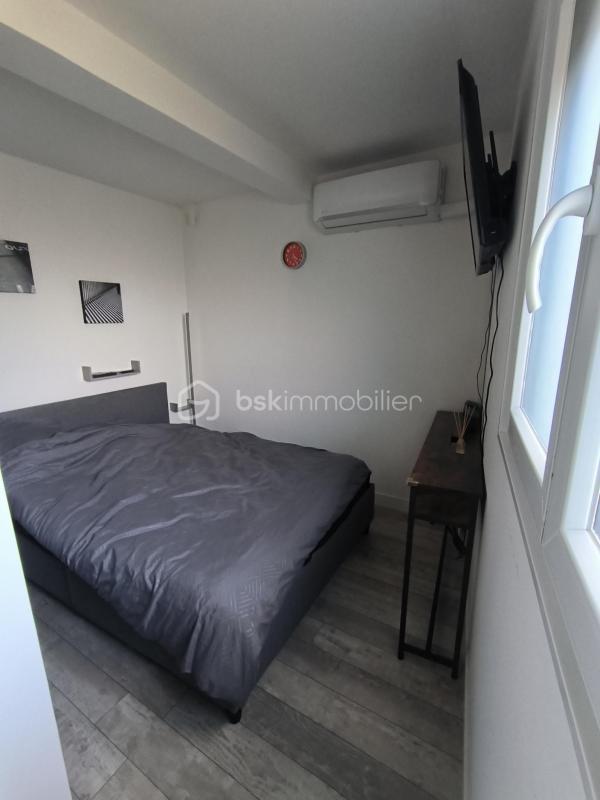 Maison - 240 m² - 10 pièces