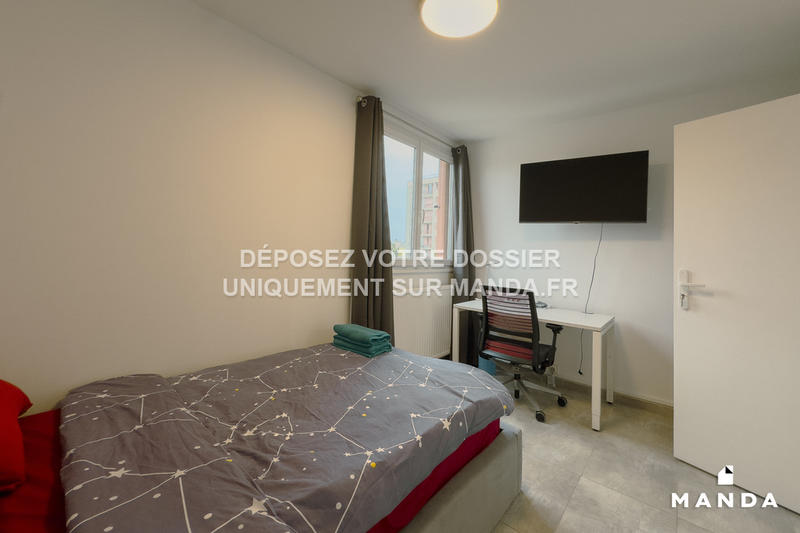 Chambre - 10 m² - 6 pièces