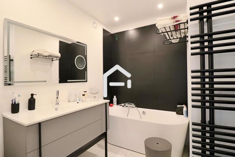 Appartement - 115 m² - 4 pièces