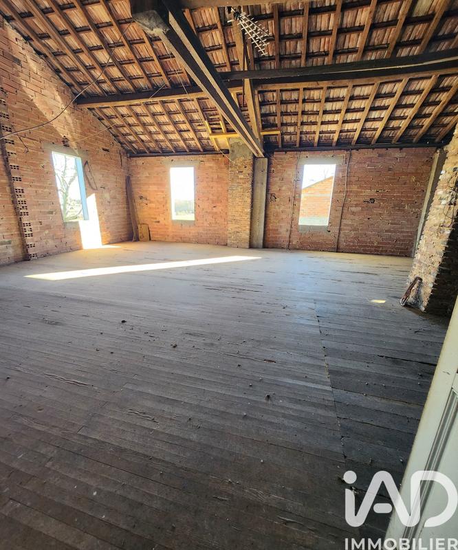 Maison - 256 m² - 5 pièces