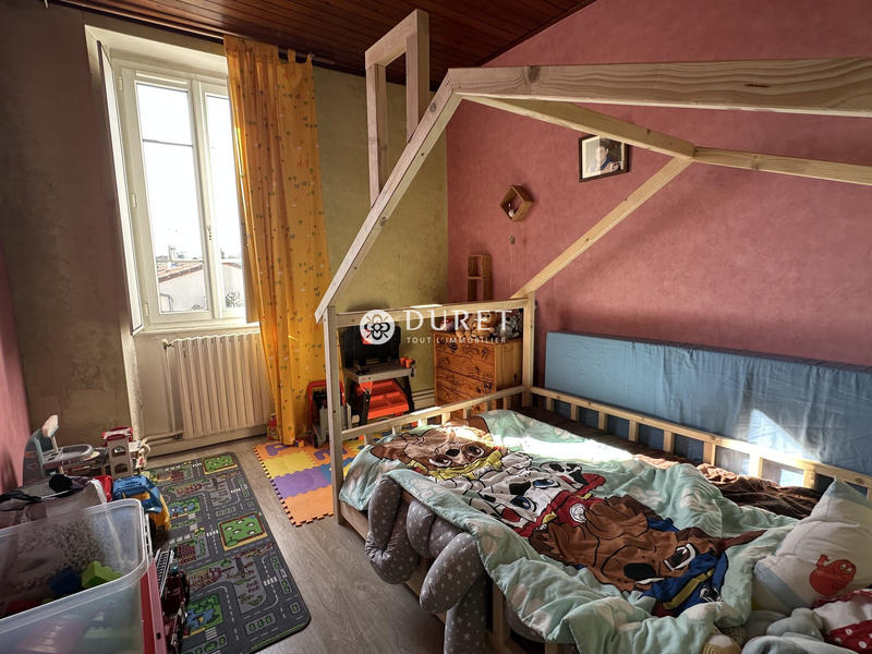 Maison - 235 m² - 8 pièces