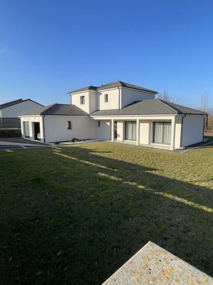 Maison - 143 m² - 7 pièces