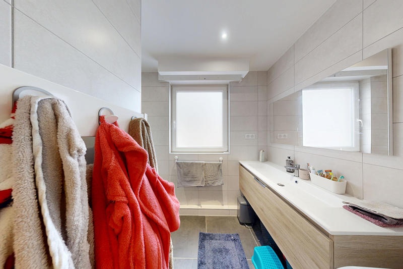 Appartement - 85 m² - 4 pièces