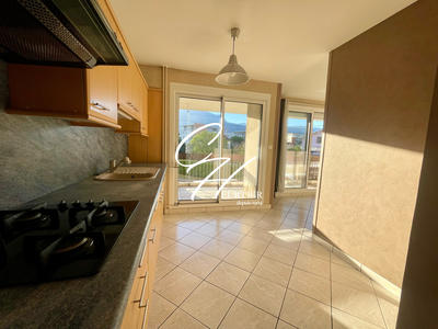 Appartement - 96 m² - 5 pièces