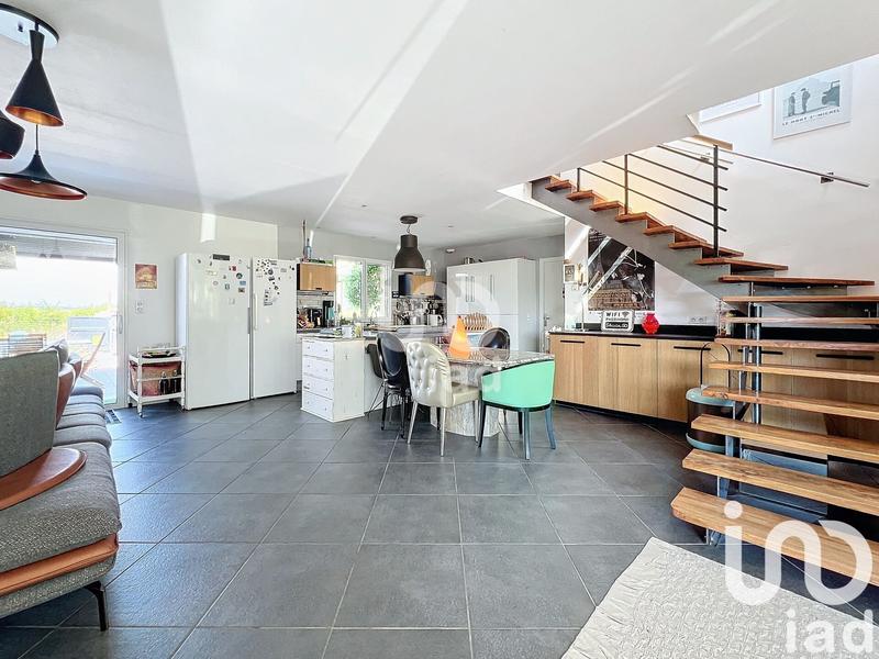 Maison - 280 m² - 8 pièces