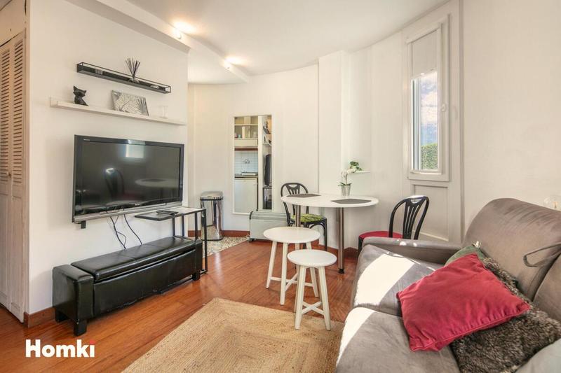 Studio - 99 m² - 4 pièces