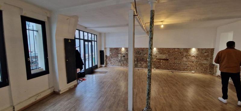 Bureau - 83 m² - 1 pièce