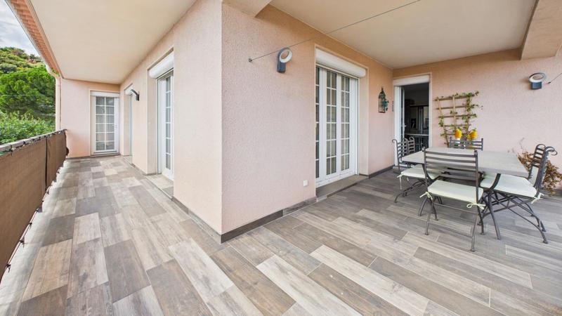 Maison - 207 m² - 7 pièces