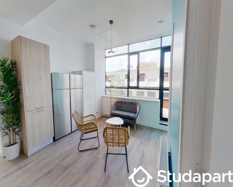 Chambre - 130 m² - 1 pièce