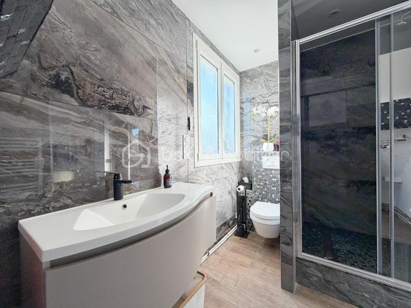 Maison - 114 m² - 7 pièces