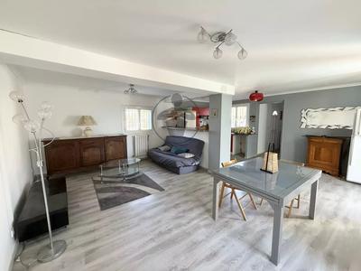Maison - 90 m² - 3 pièces