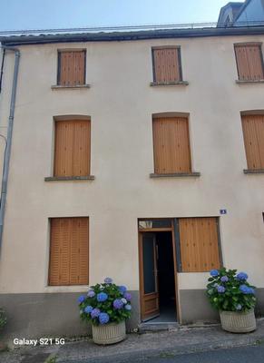 Maison - 90 m² - 6 pièces