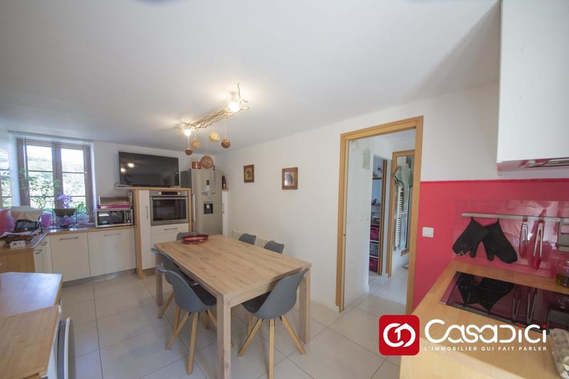 Maison - 90 m² - 6 pièces