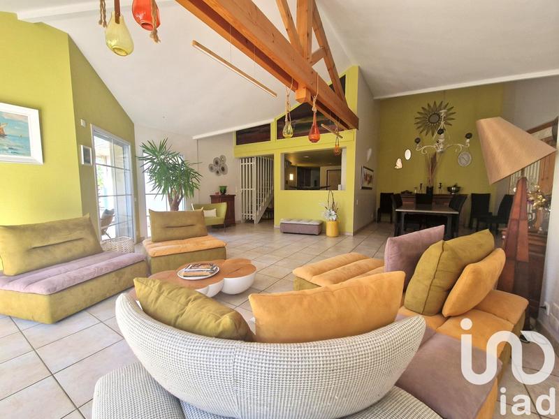 Maison - 225 m² - 8 pièces