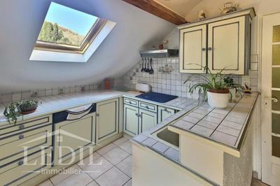 Maison - 224 m² - 7 pièces