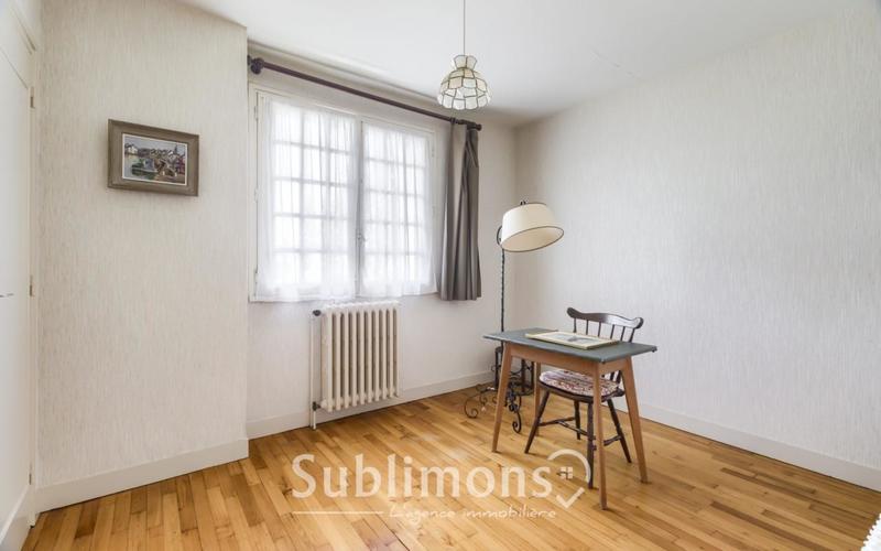 Maison traditionnelle - 144 m² - 8 pièces