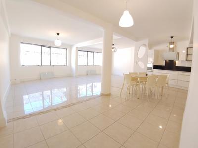 Appartement bourgeois - 176 m² - 4 pièces