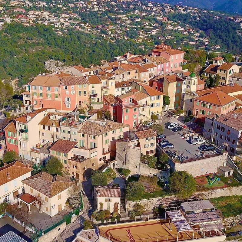 Appartement - 150 m² - 3 pièces