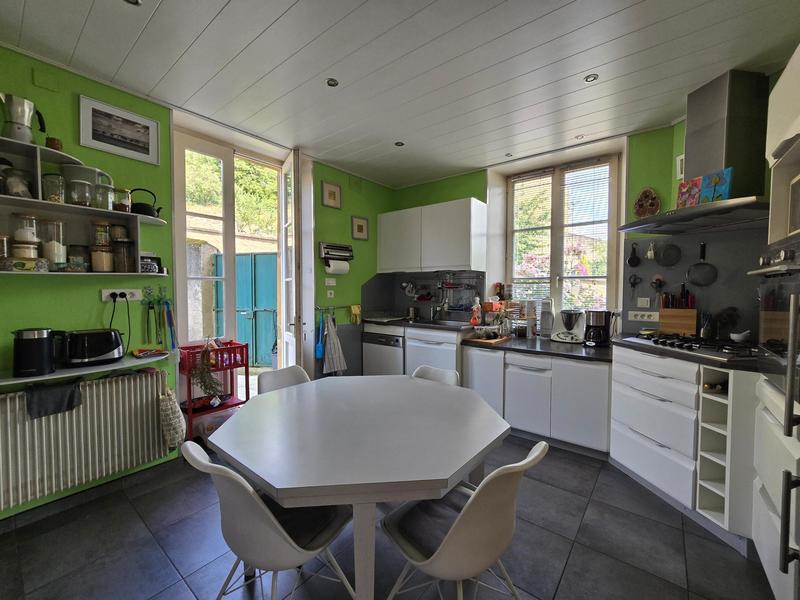 Maison de maîtres - 361 m² - 11 pièces