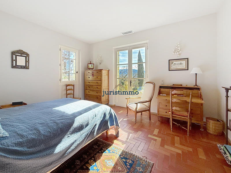 Villa - 211 m² - 6 pièces