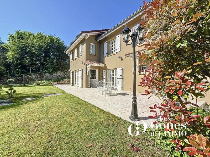 Maison - 175 m² - 6 pièces