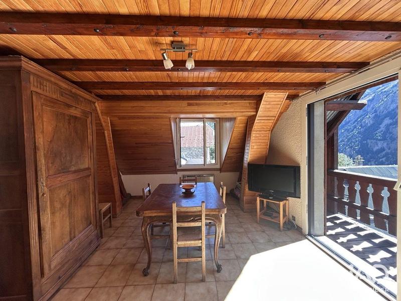 Local commercial - 251 m²