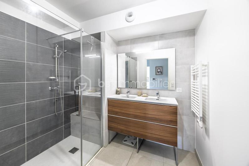 Appartement - 93 m² - 4 pièces