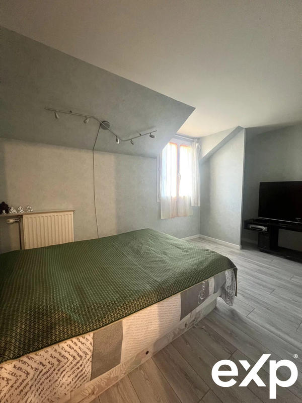 Maison - 96 m² - 6 pièces