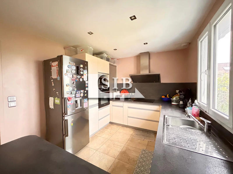 Maison traditionnelle - 112 m² - 6 pièces