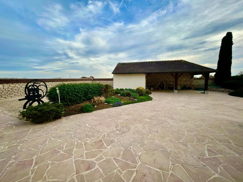 Maison - 292 m² - 5 pièces