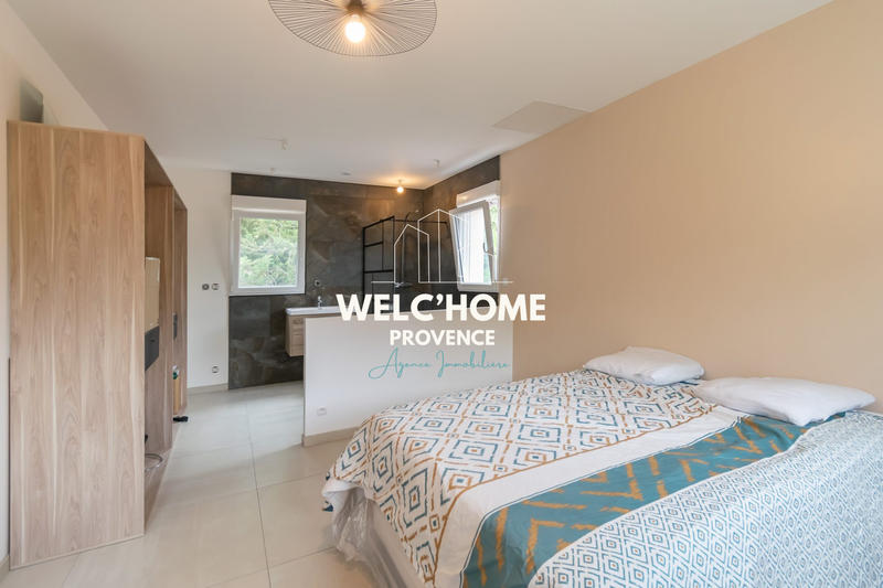 Maison - 235 m² - 7 pièces