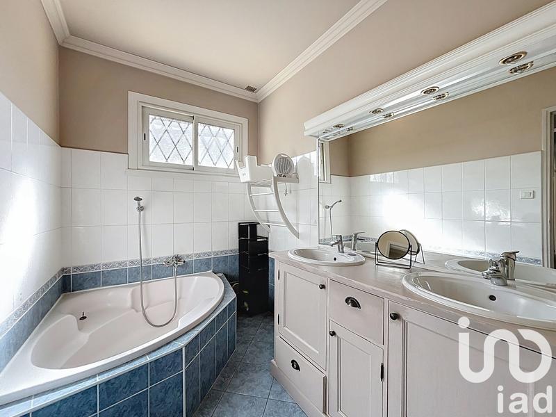 Maison - 167 m² - 6 pièces