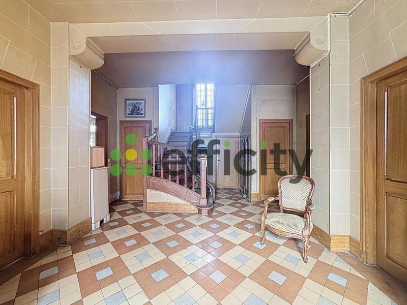 Chaumière - 214 m² - 9 pièces