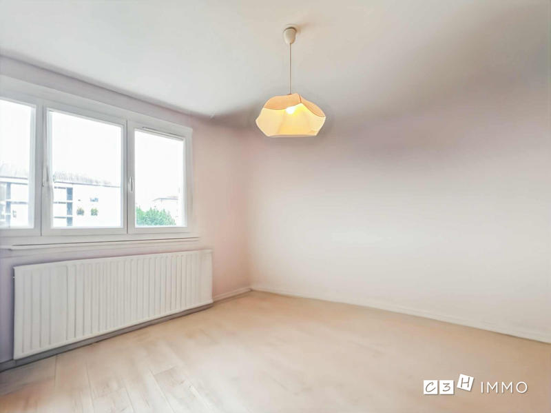 Appartement - 94 m² - 4 pièces