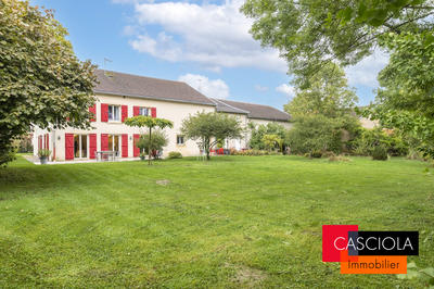 Maison - 318 m² - 8 pièces