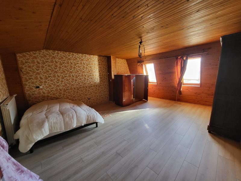 Maison - 210 m² - 7 pièces