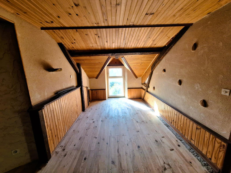 Maison - 219 m² - 6 pièces