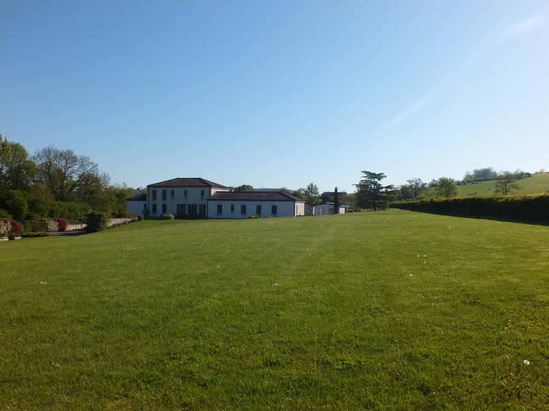 Maison d'architecte - 730 m² - 17 pièces