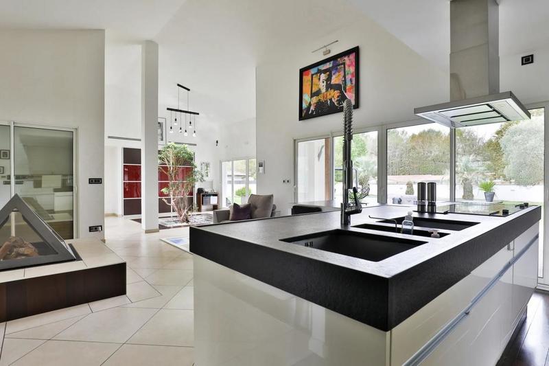 Propriété - 180 m² - 6 pièces