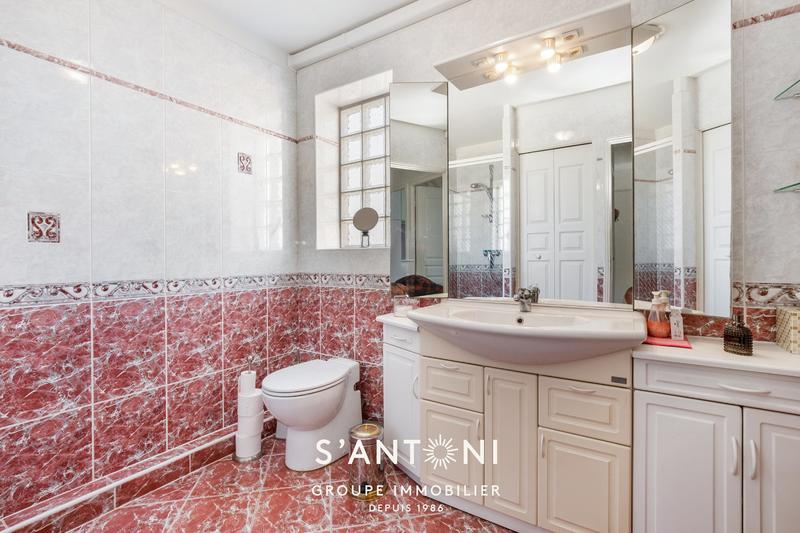 Appartement - 102 m² - 4 pièces