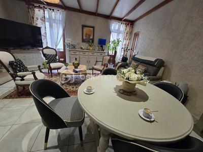 Maison de ville - 100 m² - 5 pièces