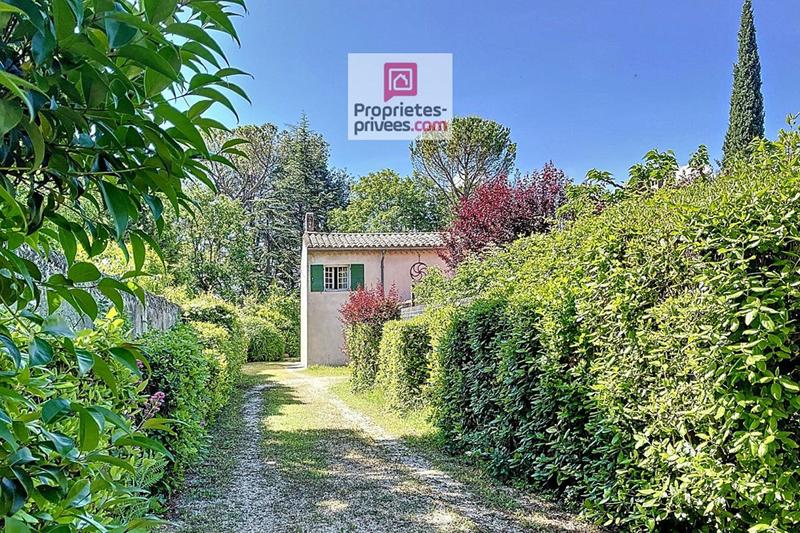 Maison - 185 m² - 9 pièces