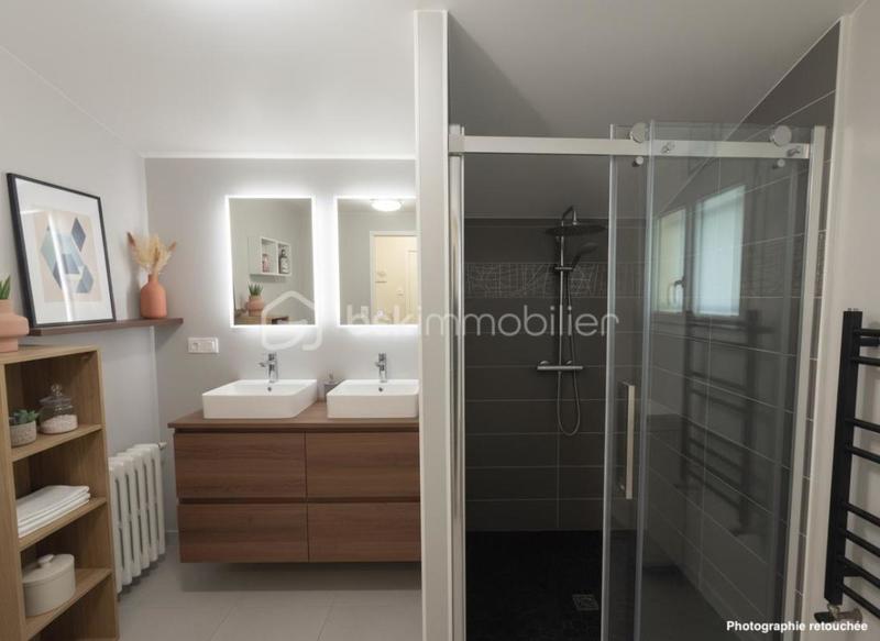 Propriété - 145 m² - 5 pièces