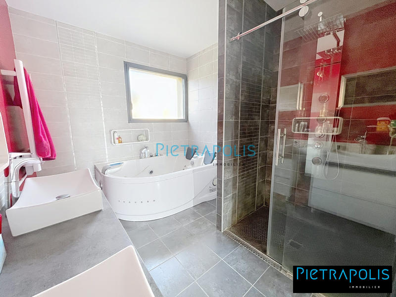 Villa - 153 m² - 6 pièces